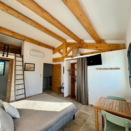 Mas Campau Bed & Breakfast Fontvieille Bagian luar foto