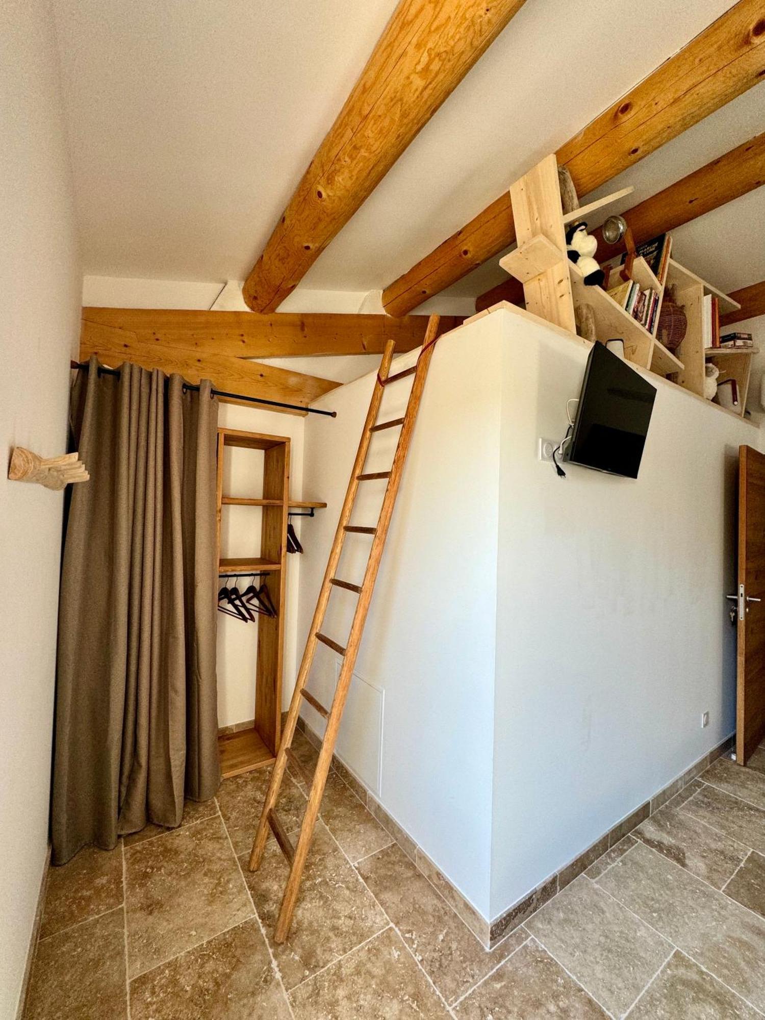 Mas Campau Bed & Breakfast Fontvieille Bagian luar foto